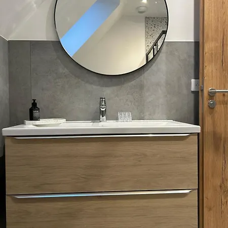 Avec Vue Sur Les Vignes *